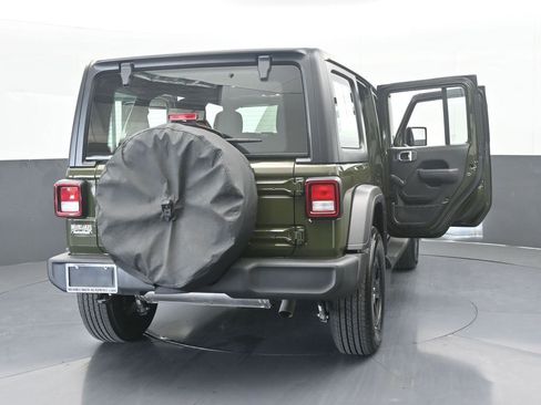 Used 2022 Jeep Wrangler Unlimited Sport image 76