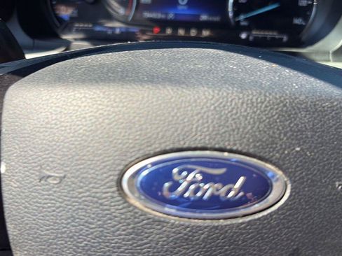 Used 2020 Ford Explorer XLT w/ Equipment Group 202A AWD/4WD image 17