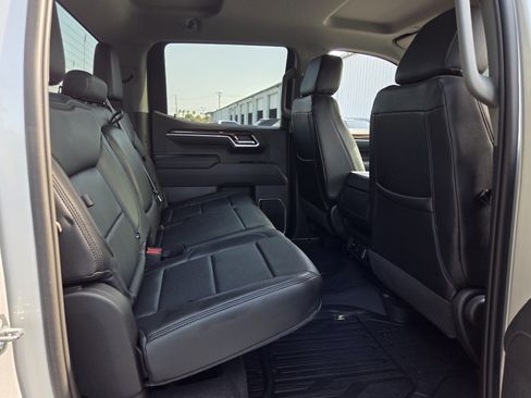 Used 2022 GMC Sierra 1500 Elevation w/ LPO, Elevation Black Package AWD/4WD image 16