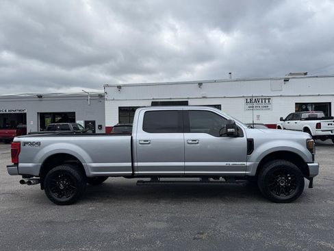 Used 2022 Ford F350 Lariat w/ Black Appearance Package AWD/4WD image 15