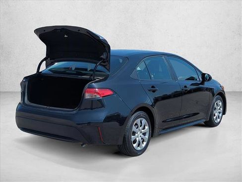 Used 2021 Toyota Corolla LE FWD image 5