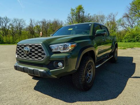 Used 2022 Toyota Tacoma TRD Off-Road w/ TRD Premium Off Road Package AWD/4WD image 6