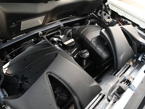 Used 2018 Lamborghini Huracan Performante image 37