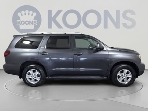 Used 2019 Toyota Sequoia SR5 AWD/4WD image 8
