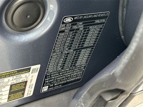 Used 2019 Land Rover Range Rover Velar S image 28