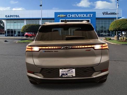 New 2026 Chevrolet Equinox EV RS image 3