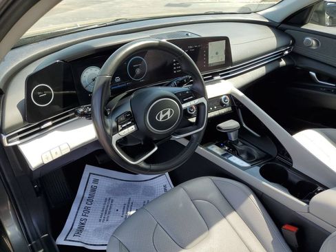 Used 2024 Hyundai Elantra Limited FWD image 17
