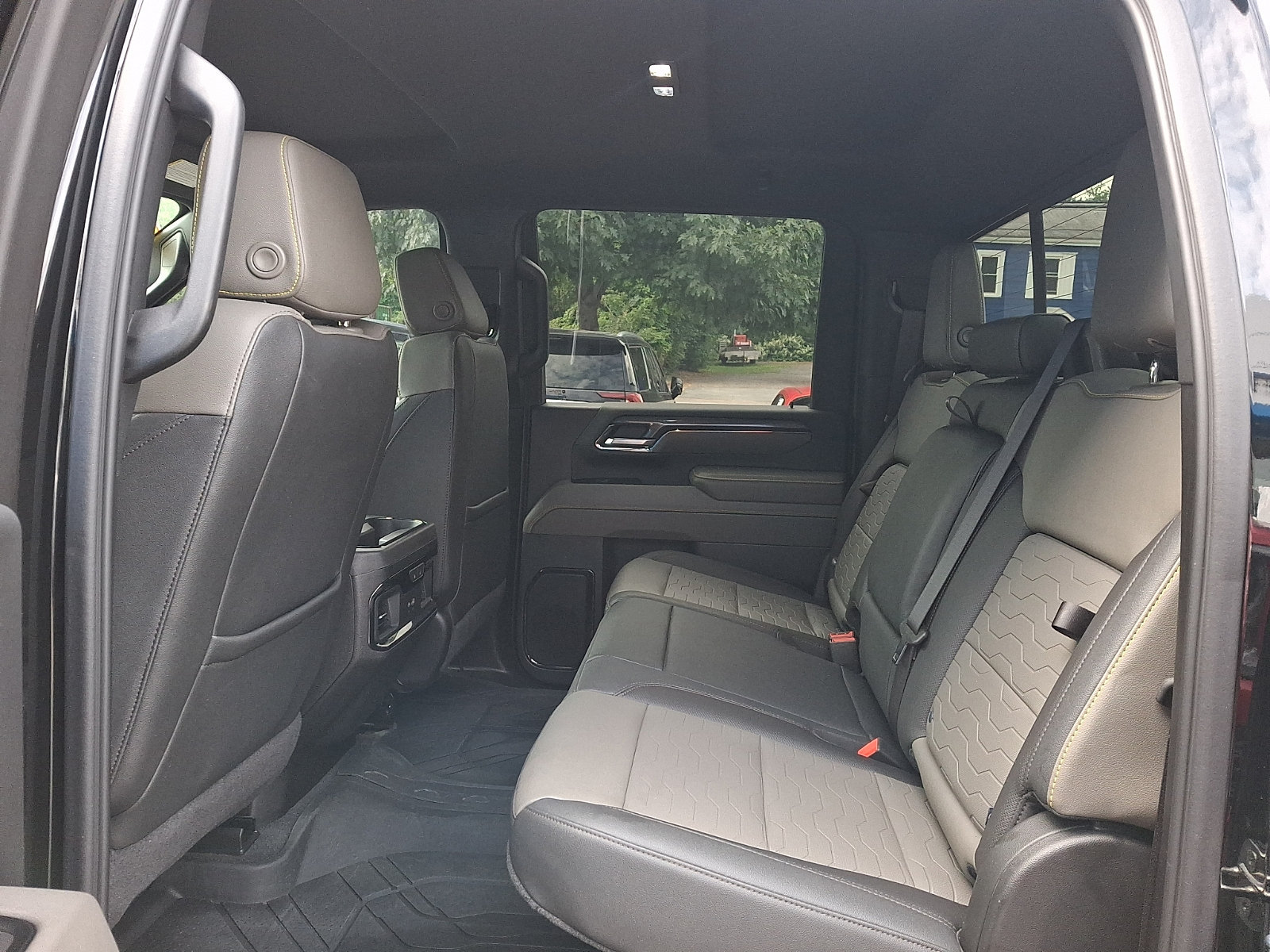 Used 2024 Chevrolet Silverado 2500 ZR2 AWD/4WD image 10