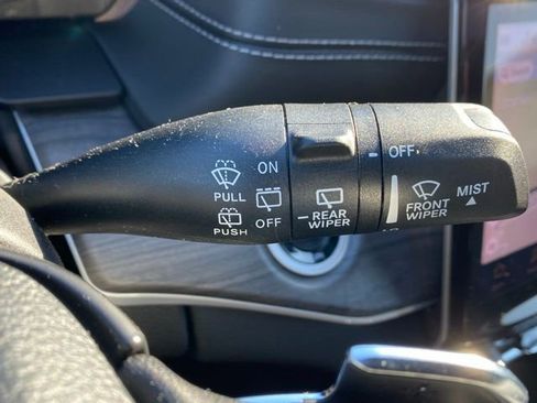 Certified 2024 Jeep Grand Cherokee L Limited w/ Luxury Tech Group II image 49