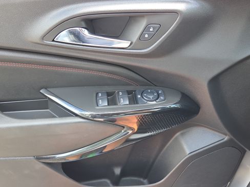 Used 2025 Chevrolet Trax RS w/ Driver Confidence Package FWD image 26