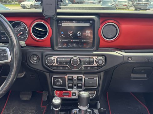 Used 2019 Jeep Wrangler Unlimited Rubicon w/ Advanced Safety Group AWD/4WD image 32