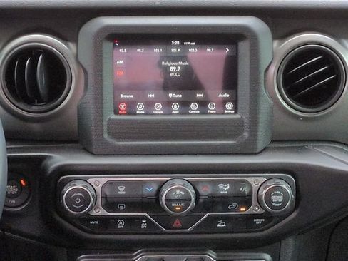 Used 2022 Jeep Wrangler Unlimited Sport AWD/4WD image 17