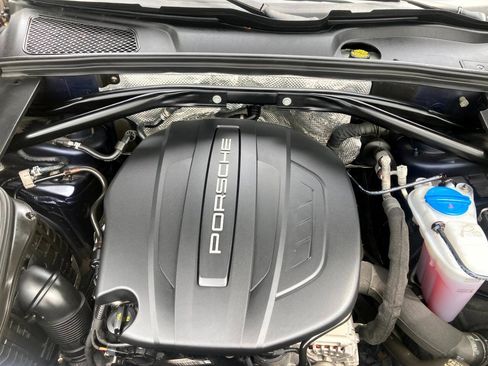 Used 2017 Porsche Macan AWD/4WD image 23