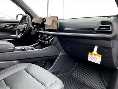 New 2026 Chevrolet Traverse LT w/ Midnight/Sport Edition image 9