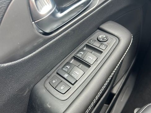 New 2026 Chrysler Pacifica Select image 20