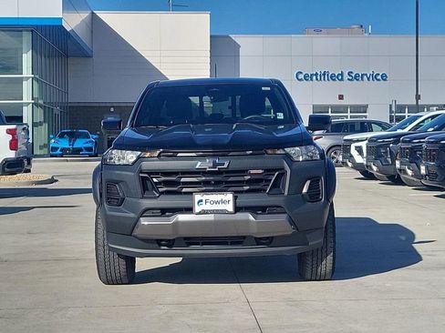 Used 2023 Chevrolet Colorado Trail Boss w/ Technology Package image 3