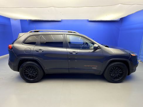 Used 2016 Jeep Cherokee 75th Anniversary AWD/4WD image 8