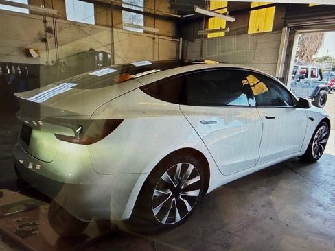 Used 2024 Tesla Model 3 Standard Range RWD image 6