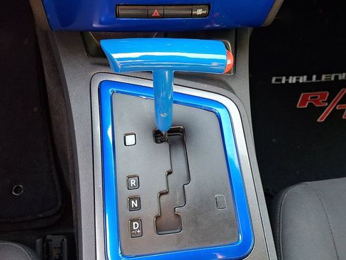 Used 2010 Dodge Challenger R/T RWD image 13
