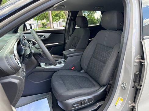 Used 2021 Chevrolet Blazer LT FWD image 2