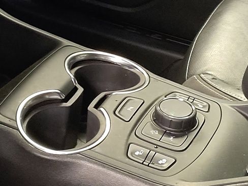 Used 2022 GMC Terrain SLT w/ Tech Package image 26