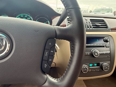 Used 2011 Buick Lucerne CXL image 26
