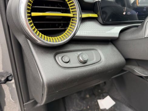 Used 2024 Chevrolet Trax LT w/ Driver Confidence Package image 14