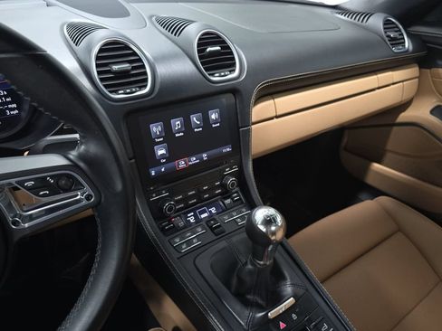 Certified 2021 Porsche 718 Boxster RWD image 15