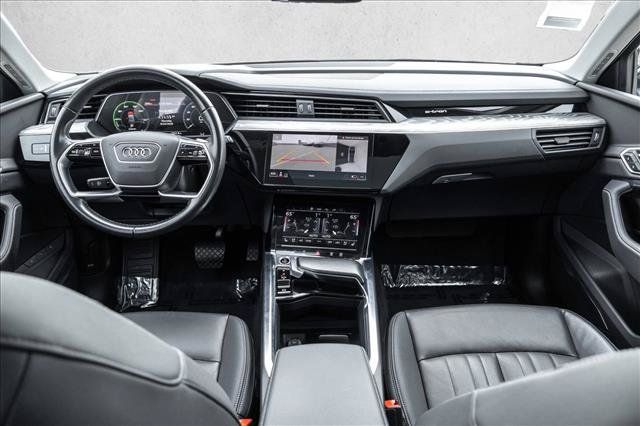 Used 2024 Audi Q8 e-tron Premium Plus AWD/4WD image 21