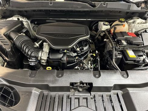 Certified 2022 Chevrolet Blazer RS w/ Enhanced Convenience Package image 32