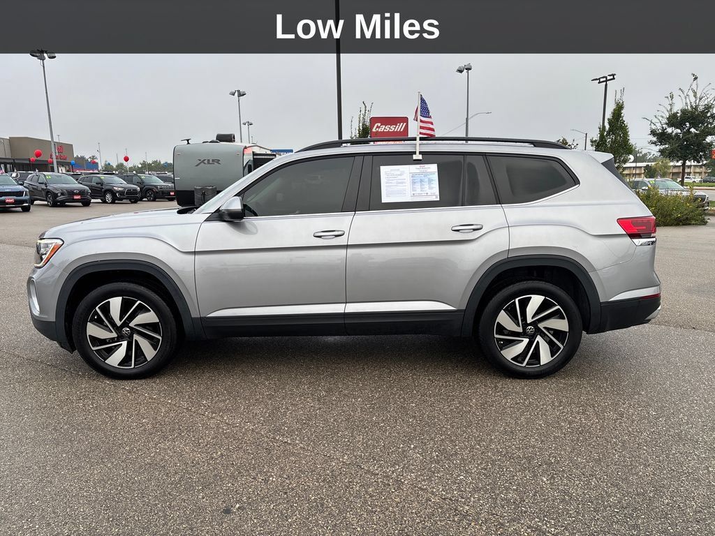 Used 2024 Volkswagen Atlas SE FWD image 2