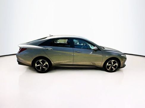 Certified 2023 Hyundai Elantra SEL w/ Convenience Package FWD image 10