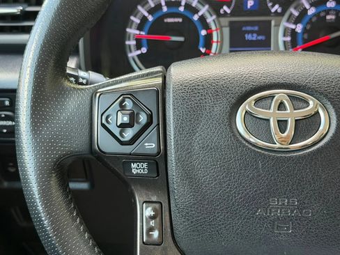 Used 2018 Toyota 4Runner TRD Off-Road AWD/4WD image 36