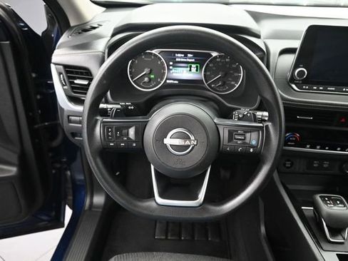 Used 2024 Nissan Rogue SV FWD image 18