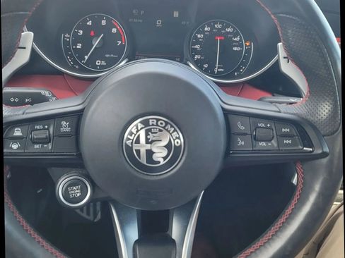 Used 2021 Alfa Romeo Giulia Ti Sport image 25