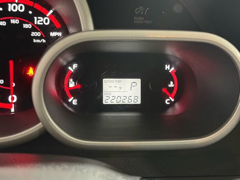 Used 2010 Toyota Matrix image 15