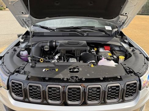 New 2026 Jeep Compass Latitude image 35