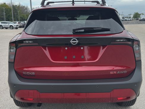 New 2026 Nissan Kicks SR w/ Cold Weather Package image 7