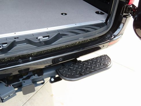 Used 2024 Mercedes-Benz Sprinter 2500 image 41