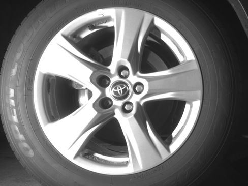 Used 2025 Toyota Highlander LE FWD image 15