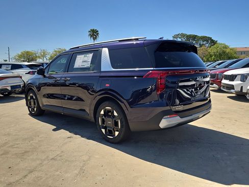 New 2026 Kia Carnival EX FWD image 6