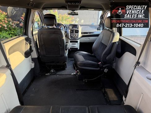 Used 2018 Dodge Grand Caravan SXT FWD image 27