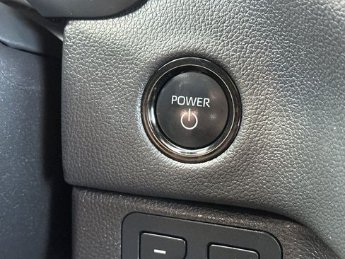 Used 2025 Toyota Tundra Limited image 21