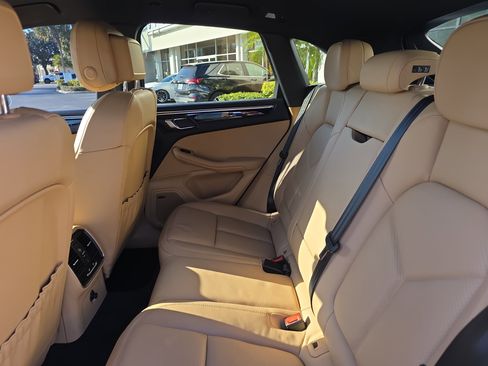 Used 2017 Porsche Macan S image 11