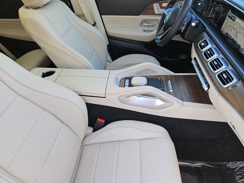 Certified 2024 Mercedes-Benz GLS 450 4MATIC image 15