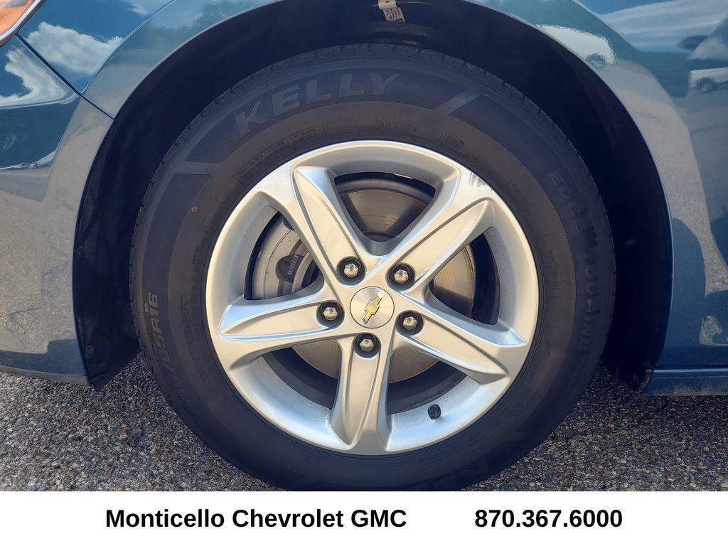 Used 2024 Chevrolet Malibu LS FWD image 9