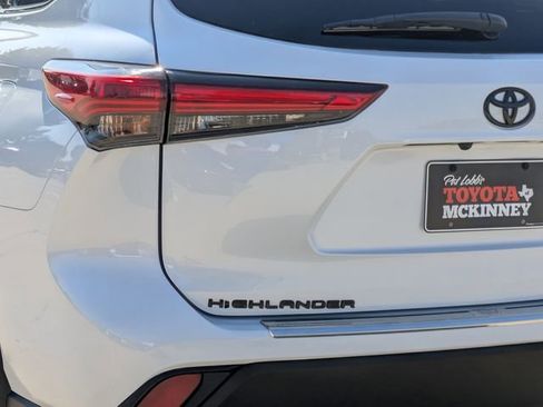Used 2022 Toyota Highlander XLE image 8