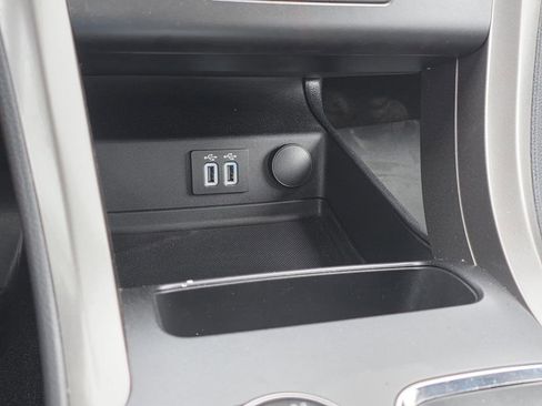 Used 2020 Ford Fusion SE FWD image 24