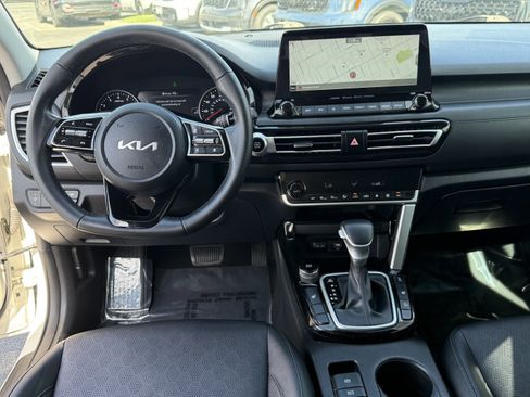 Certified 2022 Kia Seltos SX image 28