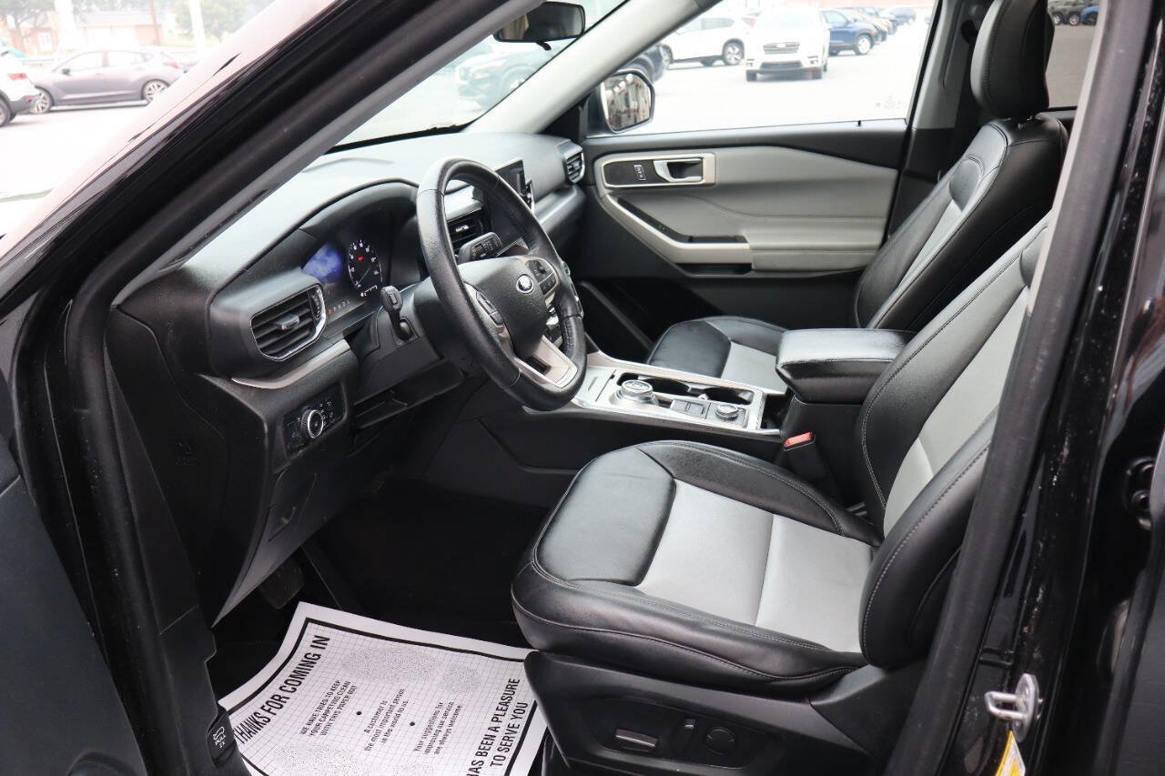 Used 2024 Ford Explorer XLT w/ Equipment Group 202A AWD/4WD image 6